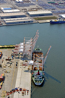 Off-loading new Neo-Panamax cranes